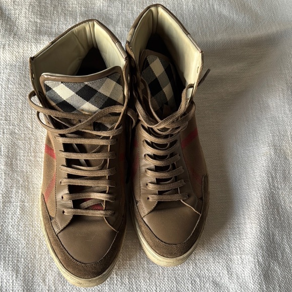 Brown High-Top Sneakers with Checkered Pattern - Picture 1 of 7